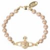 Selecting the Right Wardrobe and Accessories for Travel