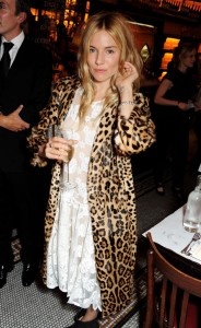 sienna-miller-vogue-dinner-leopard-print-coat-lfw-spring-2014-h724