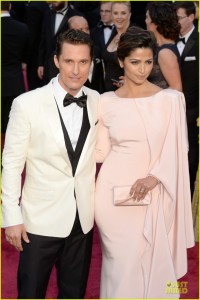 matthew-mcconaughey-camila-alves-matching-couple-on-oscars-2014-red-carpet-02