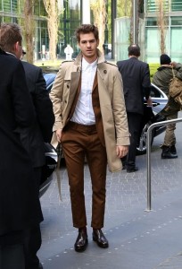 700x1029xAndrew-Garfield-wearing-Burberry-in-Berlin-on-15-April-2014-800x1177.jpg.pagespeed.ic_.W0r5Hllkm1